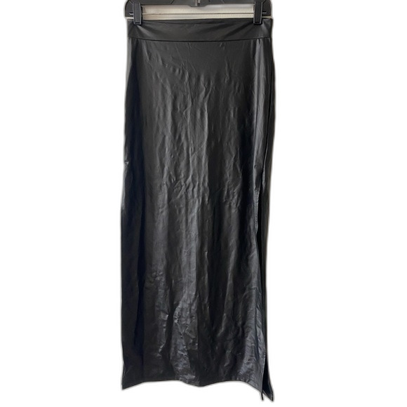 Derek Heart Faux Leather Mini Skirt - Picture 2 of 5